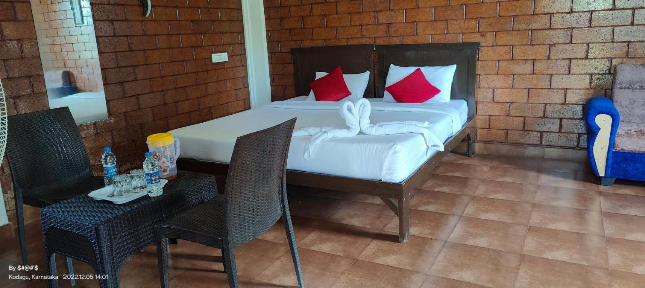 Pool Side Villa'S Of Coorg Madikeri Eksteriør billede
