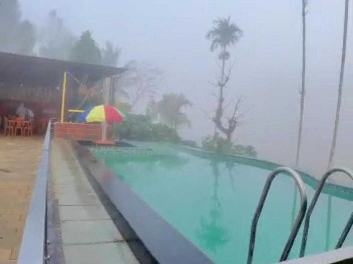 Pool Side Villa'S Of Coorg Madikeri Eksteriør billede
